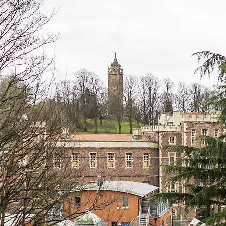 Hidden Gem - Luxe Clifton With Views Апартаменты
