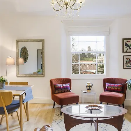 Hidden Gem - Luxe Clifton With Views *
